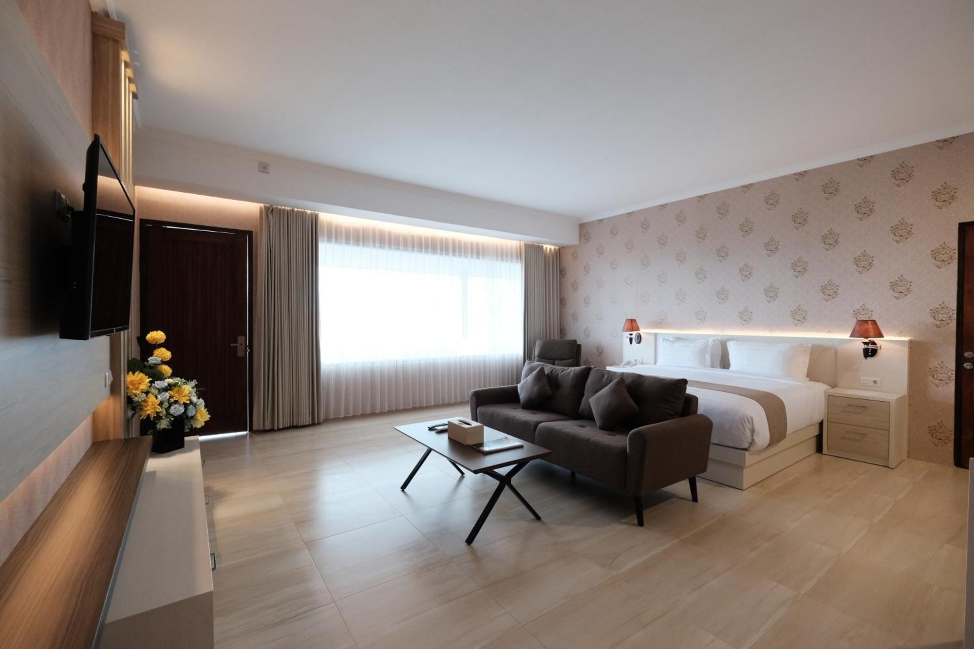 Bukit Indah Doda Hotel & Resorts Palu Esterno foto